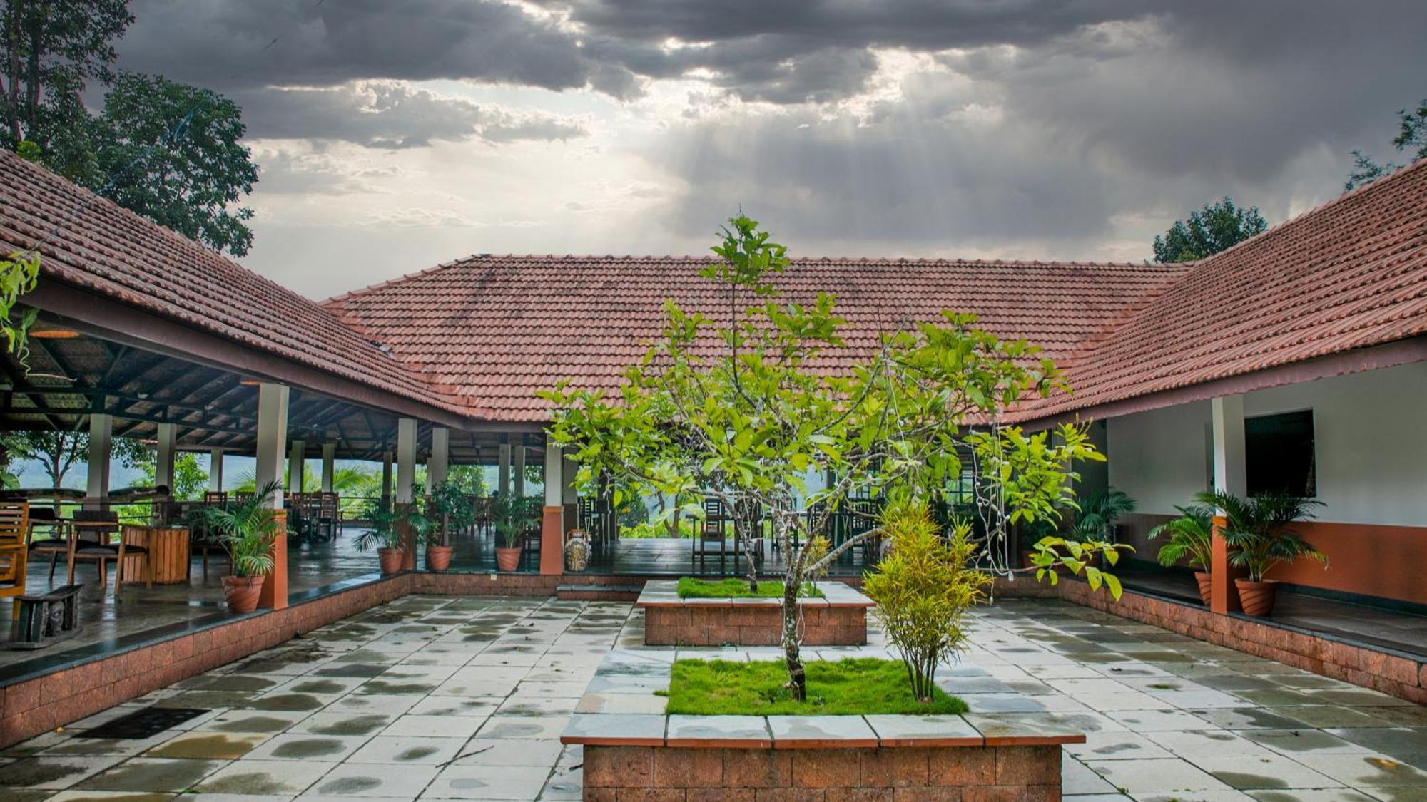 Pranavam Resort & Spa Tariyod エクステリア 写真